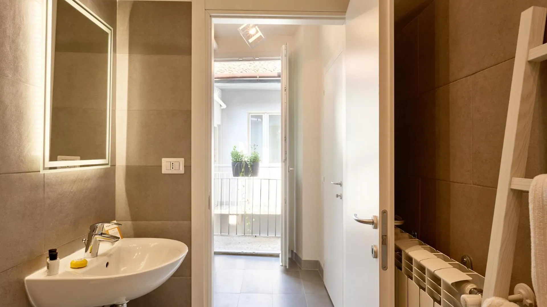 Apartment 22 Lake Sweet Home Como
